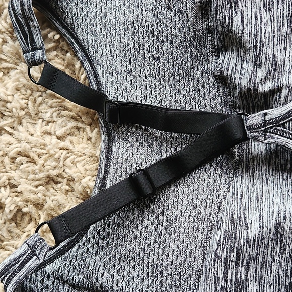 Athletic Works womans sports bra size 2XL with adjustable straps - Picture 3 of 5